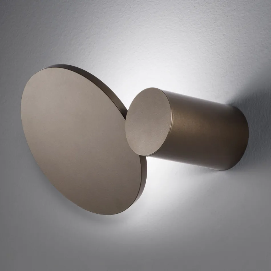 Appique da Parete in Metallo Roteante a 345° Made in Italy - Lumi Viadurini