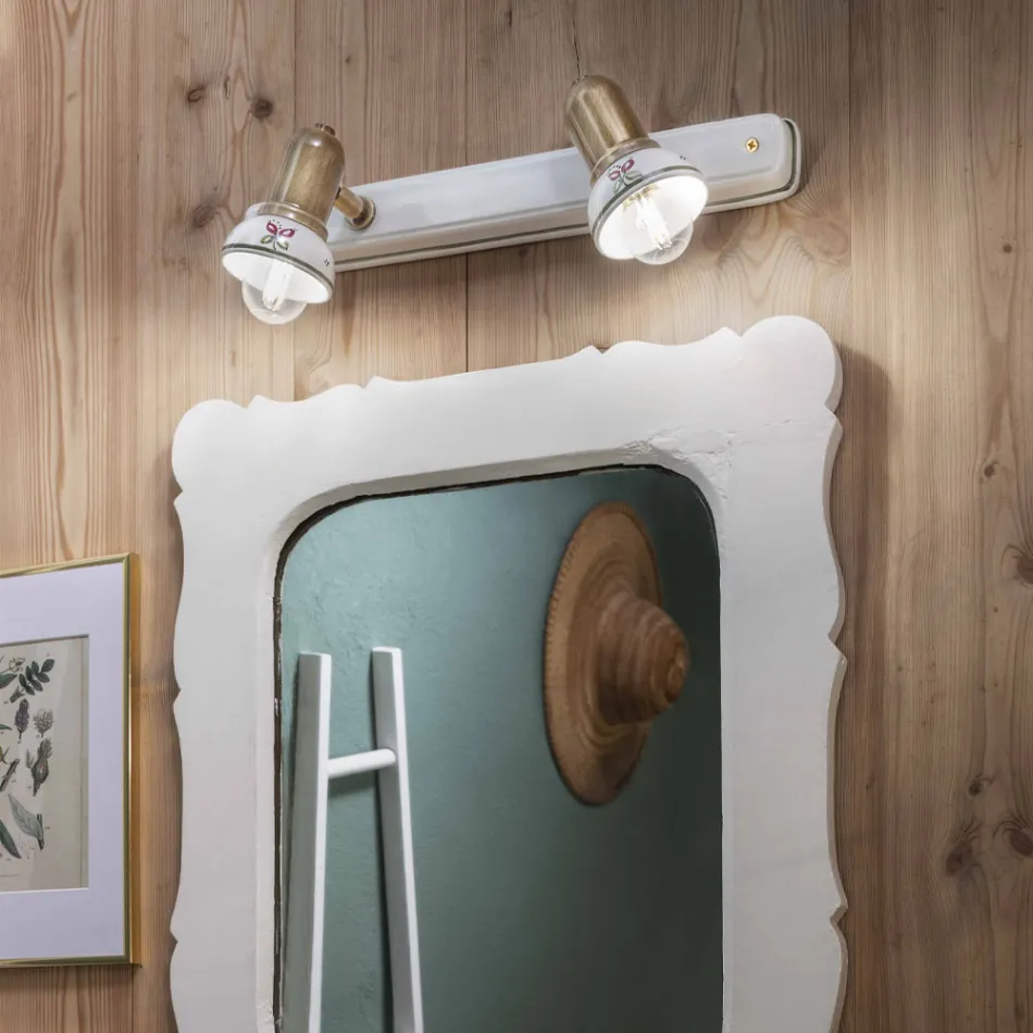 Applique Lineare a 2 Faretti in Ottone e Ceramica Dipinta a Mano - Savona Viadurini