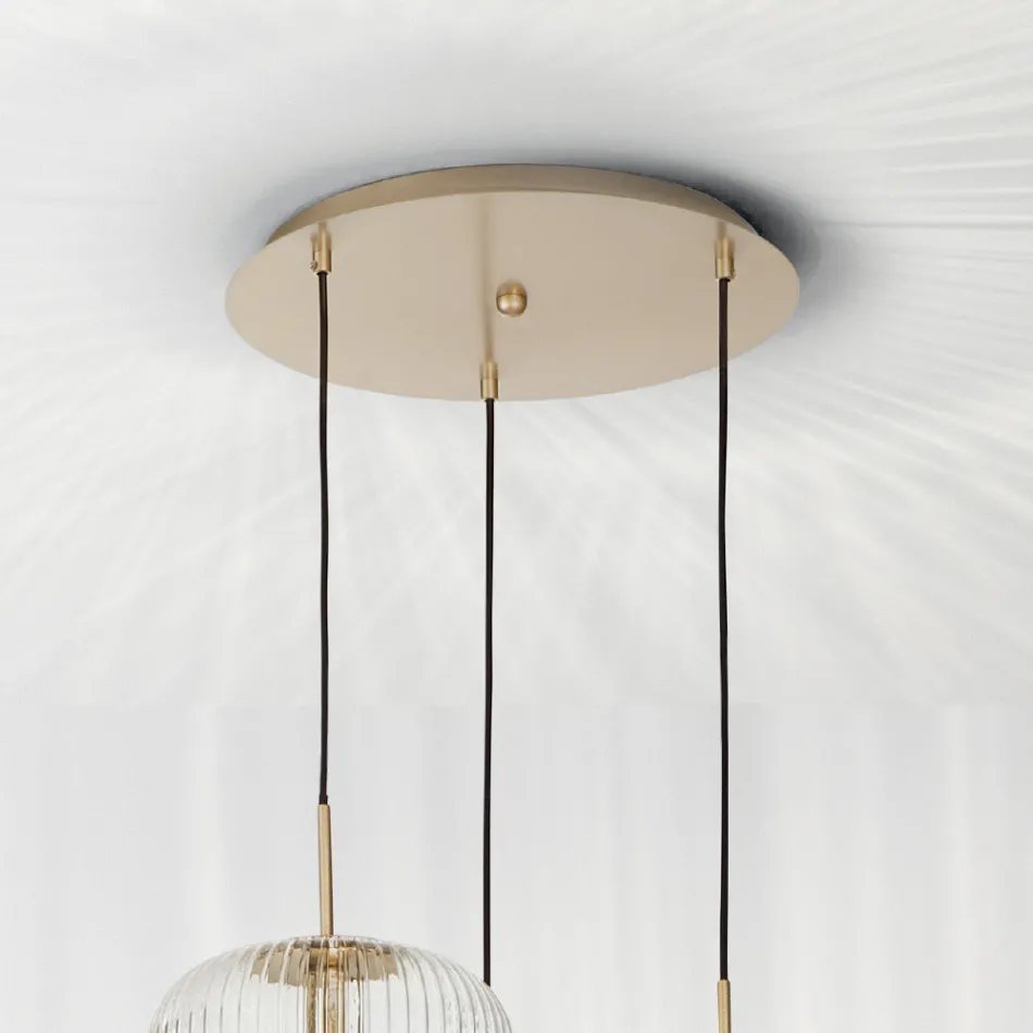 Lampada a Sospensione 3 Luci in Vetro Soffiato Colorato e Metallo - Trissa Viadurini