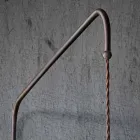 Lampada a sospensione con braccio direzionabile stile country Sally Viadurini