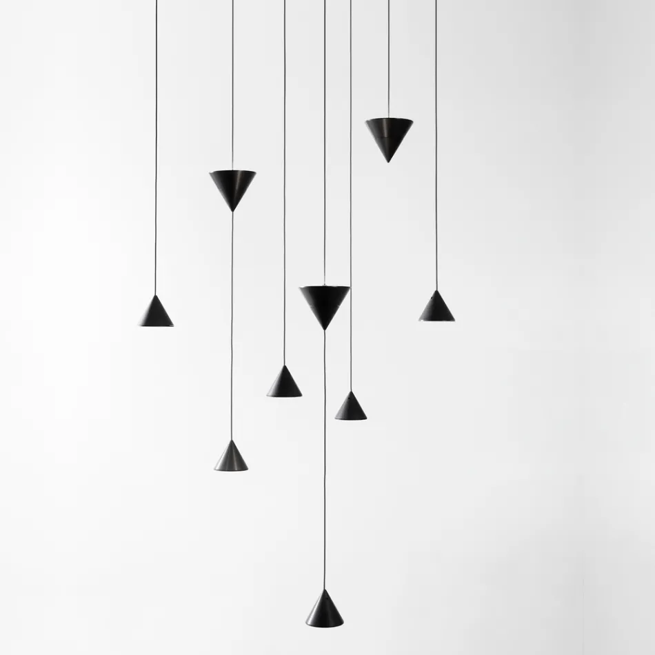 Lampada a Sospensione Design 5 o 7 Luci Filo in Alluminio Nero - Mercado Viadurini