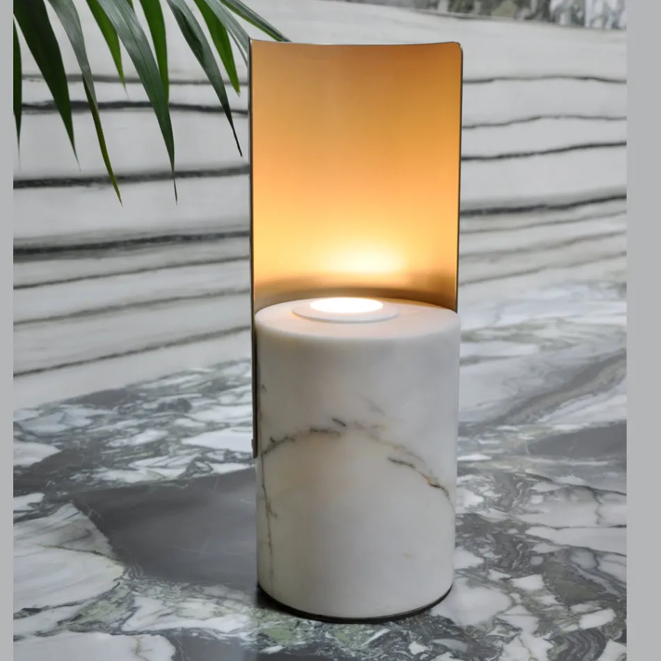 Lampada da Tavolo in Marmo Paonazzo e Metallo Made in Italy - Azumane Viadurini