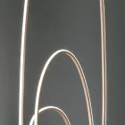 Lampada da Terra Design in Metallo Verniciato Finitura Oro con LED - Simea Viadurini