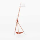 Lampada da Terra di Design in Legno di Faggio e Metallo Laccato - Avetta Viadurini