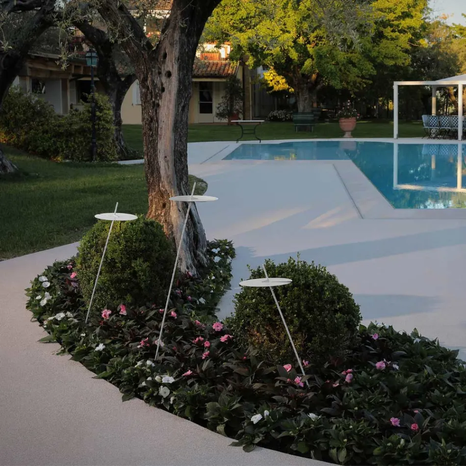 Lampada da Terra Giardino Alluminio Bianco Design a Foglia Ninfea - Cipriam Viadurini