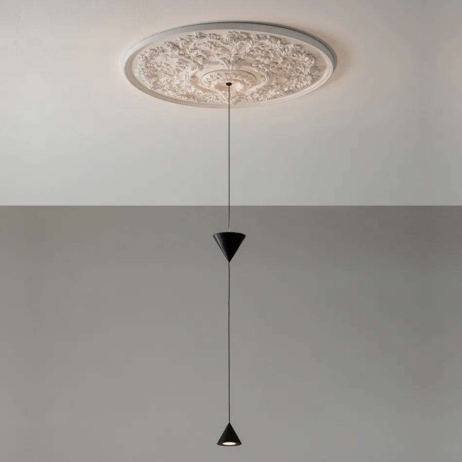 Lampada Sospesa di Design in Gesso bianco e Alluminio Nero 2 Coni - Tesera Viadurini