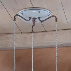 Lampada Sospesa Tonda in Ferro, Vetro, Ceramica Dipinta a Mano - Ferrara Viadurini