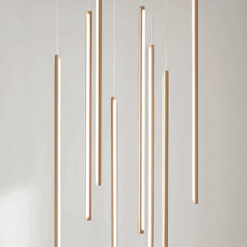Lampadario con 8 Luci LED in Metallo Verniciato Oro e Cavetti Regolabili - Arancio Viadurini