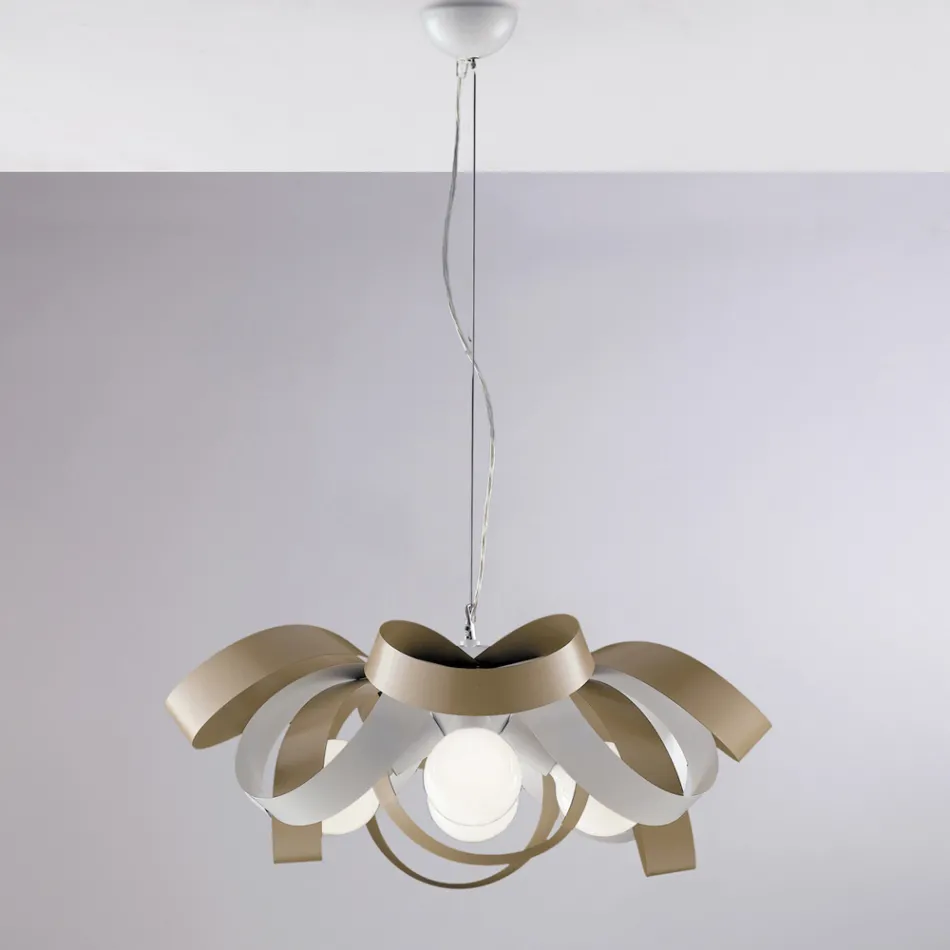 Lampadario shabby chic in metallo bianco per arredare con gusto – Mare Viadurini