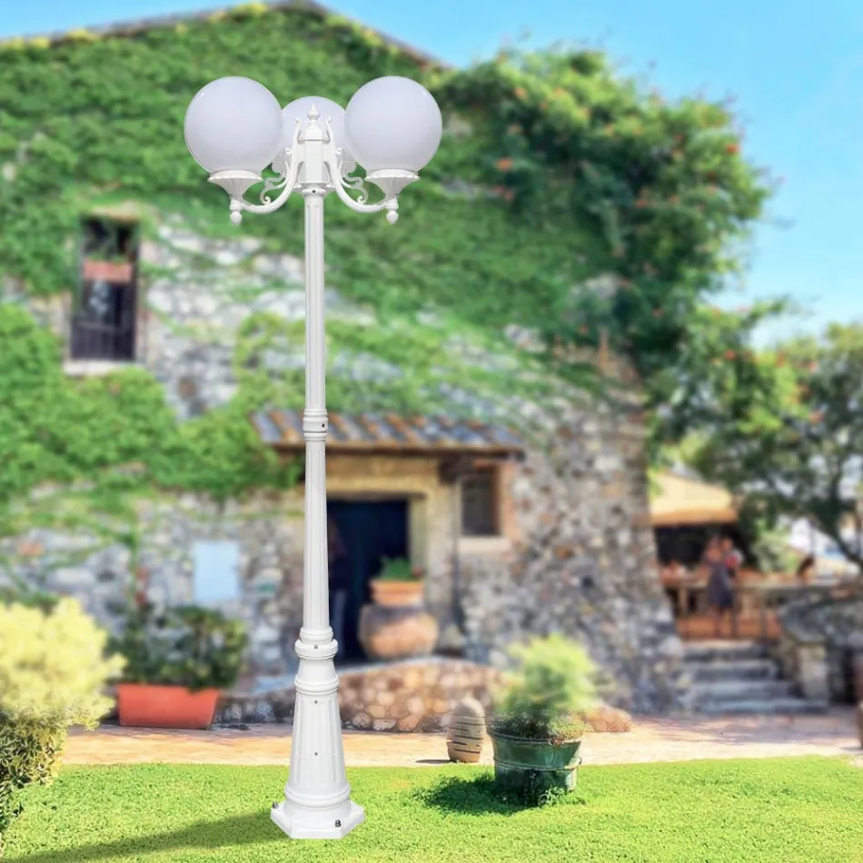 Lampione Alto 200 cm in Acrilico e Alluminio Bianco Made in Italy - Trovabianco Viadurini