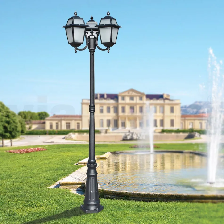 Lampione Alto 208 cm da Giardino in Alluminio Antracite e Vetro Sabbiato - Elric Viadurini