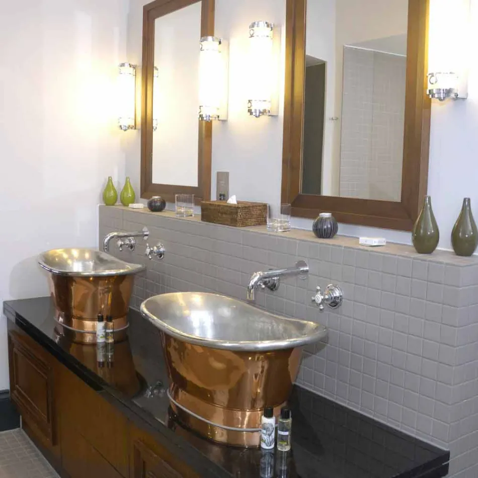 Lavabo bagno da appoggio in rame e ferro bianco Cala Viadurini