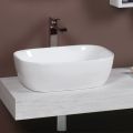 Lavabo da Appoggio Inclinato in Ceramica Bianca dal Design Moderno - Papavero