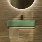 Lavabo Sospeso in Ceramica con Porta Asciugamani Opzionale Made in Italy - Graffa Viadurini