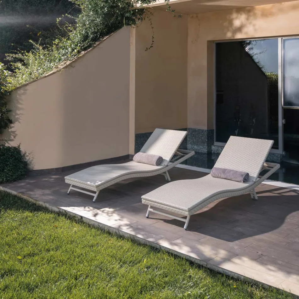 Lettino da Esterno in Polyrattan con Ruote  – Meredith Viadurini