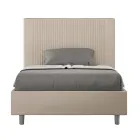 Letto 140x200 cm con Testata Decorata con Linee Verticali Made in Italy - Pattini Viadurini