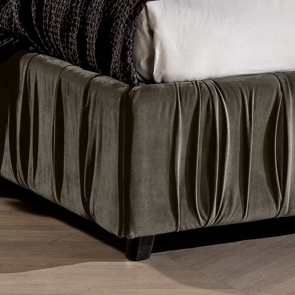 Letto Imbottito Matrimoniale Moderno con Pieghe o Trapuntato di Design - Thomas Viadurini