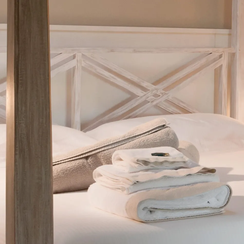 Letto Matrimoniale 180x200 con Baldacchino in Legno Teak Massello - Tempera Viadurini