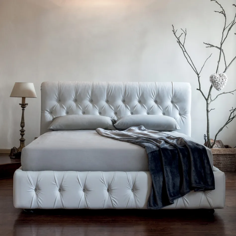 Letto Matrimoniale con Imbottitura Capitonné e Piedini in Legno - Briosco Viadurini
