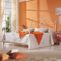 Letto matrimoniale di design in ferro pieno Allie, made in Italy