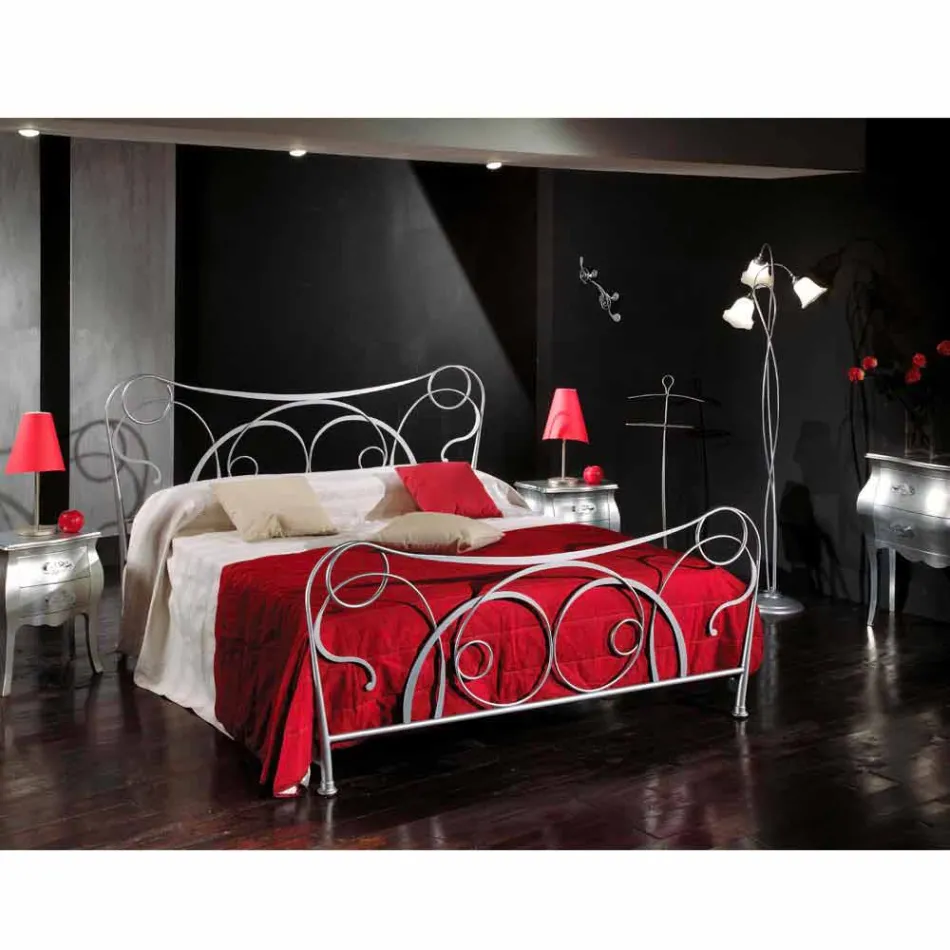 Letto matrimoniale in ferro artigianale con gambe coniche Zoe Viadurini