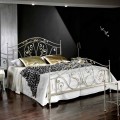 Letto matrimoniale neoclassico forgiato a mano in ferro pieno Jessica