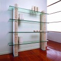 Libreria modulare Pietra di Vicenza scolpita a mano e cristallo Galene