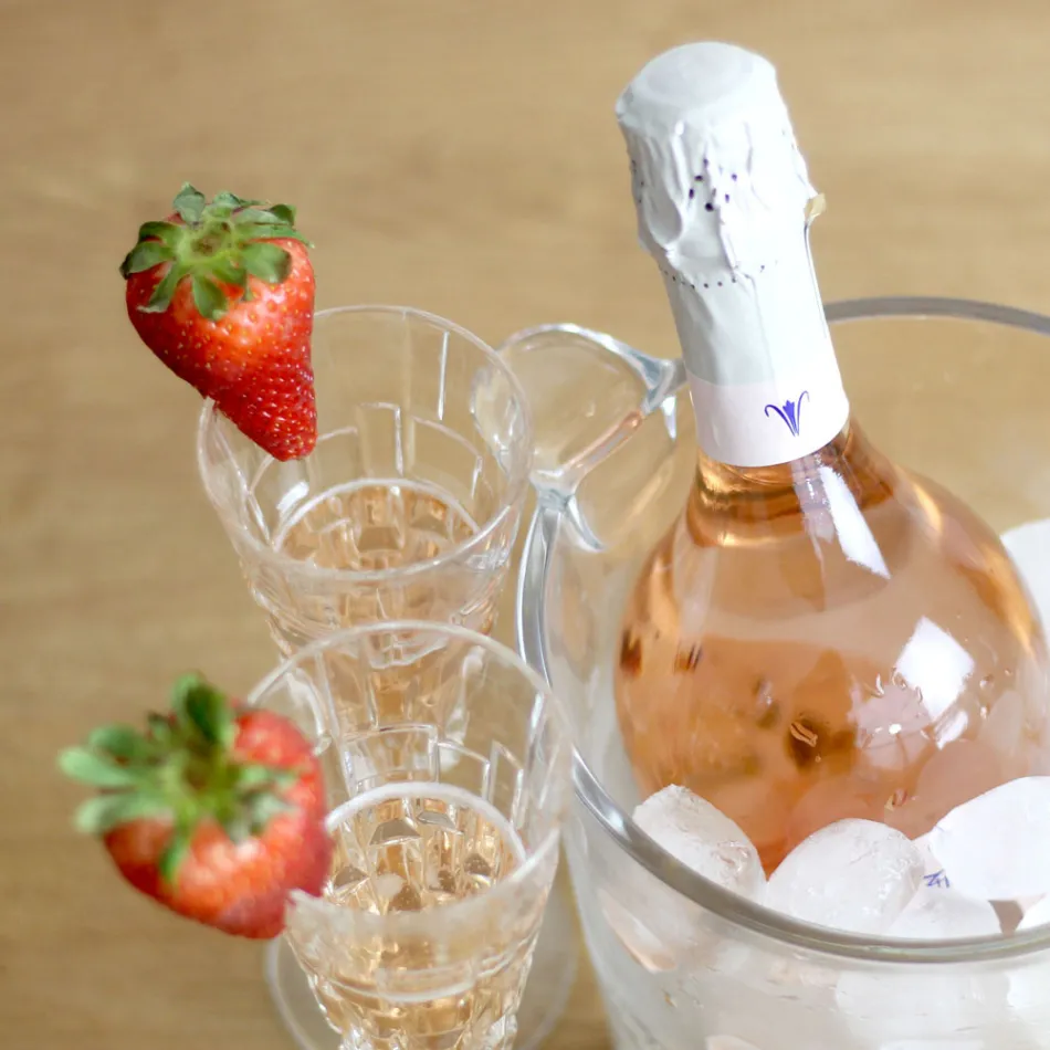 Omaggio Esclusivo: 6 Bottiglie di Prosecco DOC in Regalo Viadurini