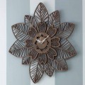 Orologio a Parete in Legno Chiaro o Scuro dal Design Moderno a Fiore - Aquilegia