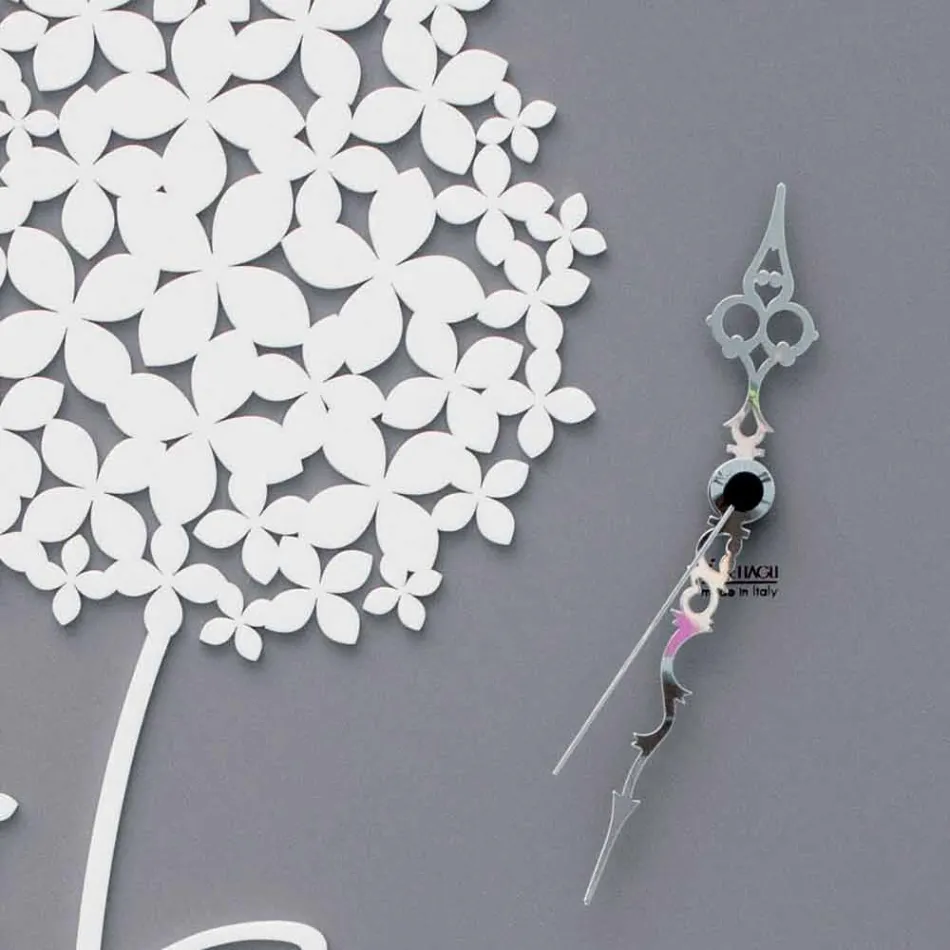 Orologio da Muro in Legno Grigio di Design Moderno Rotondo Decorato - Soffione Viadurini