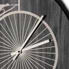 Orologio da Parete in Legno Design Tondo con Decori in 2 Finiture - Byko Viadurini