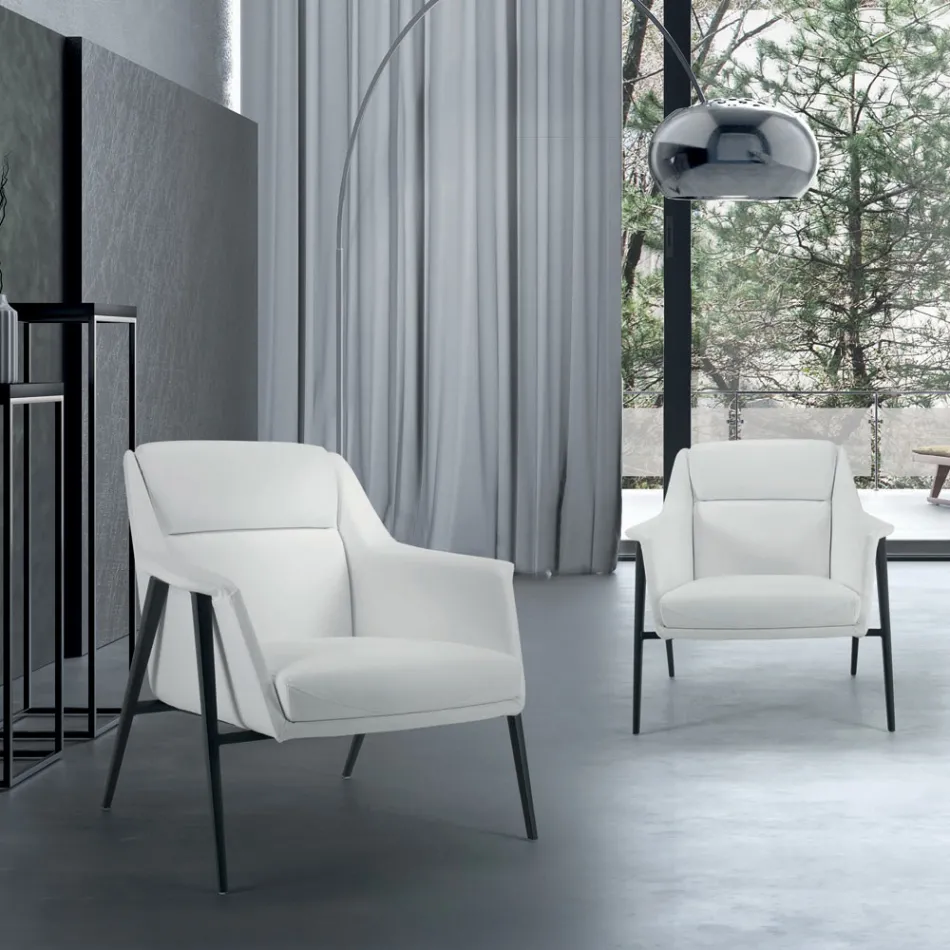 Poltrona con Struttura in Acciaio Nero e Seduta in Ecopelle Made in Italy - Modena Viadurini