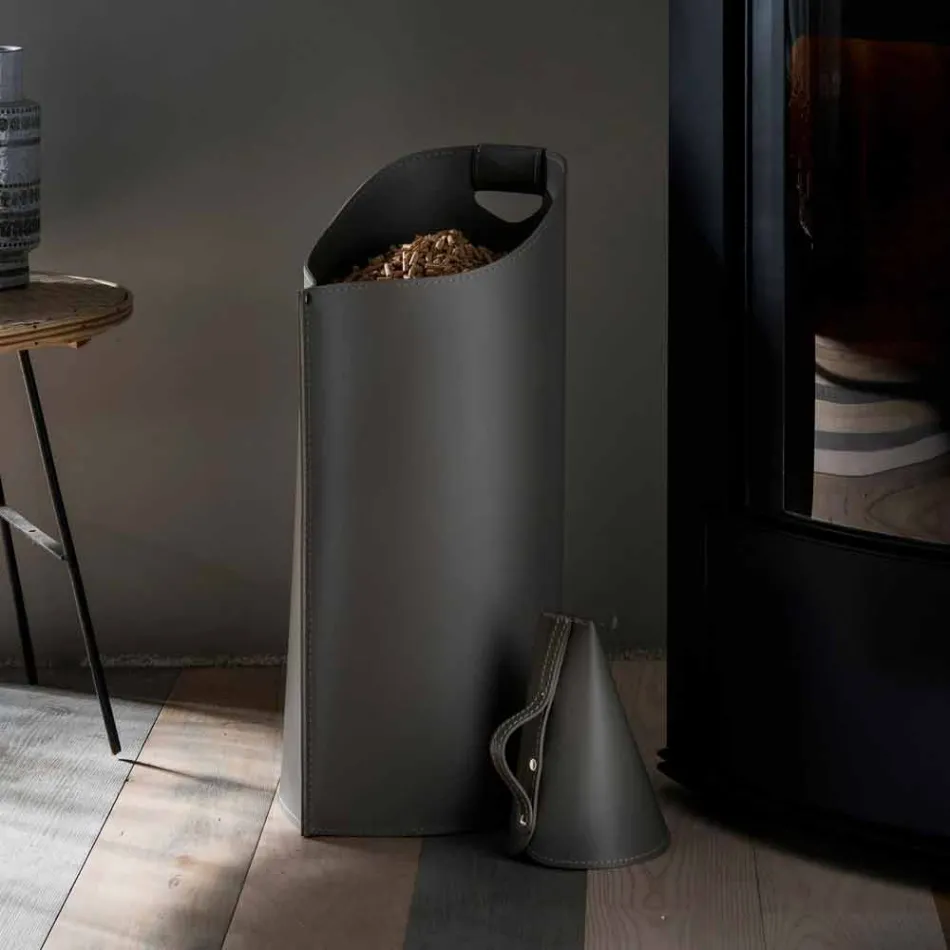 Porta pellet con sessola da interno in cuoio nero di design Sapir Viadurini