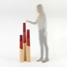 Portacandela Moderno in Legno di Pino Massello con Dettagli Colorati - Candore Viadurini