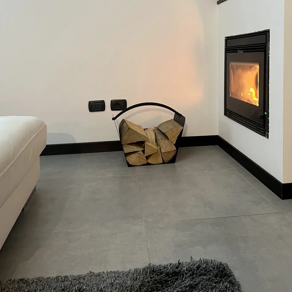Portalegna di Design Moderno da Interno in Acciaio Nero Made in Italy - Libeccio Viadurini