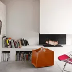 Portalegna in cuoio rigenerato con ruote WoodBag made in Italy Viadurini