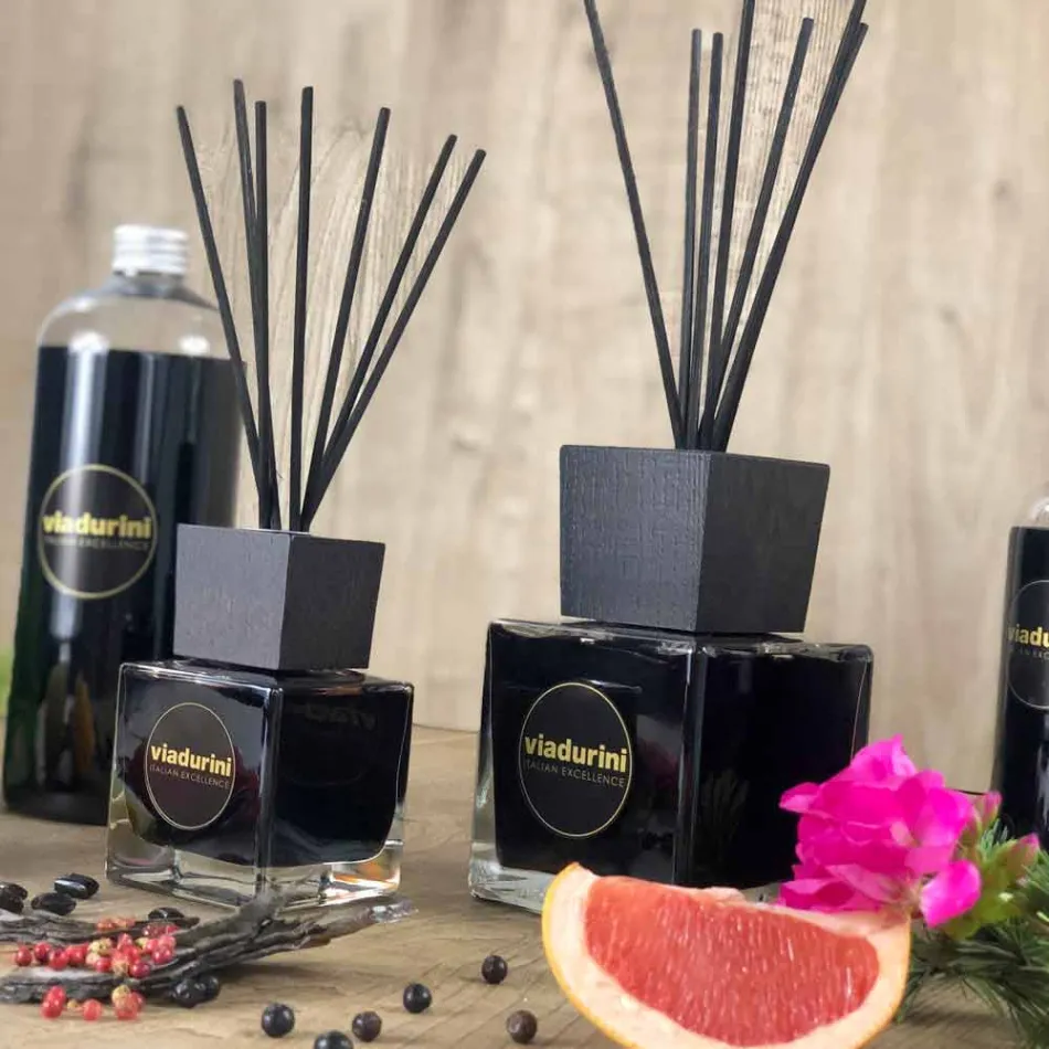 Profumatore Ambiente Zenzero Pepe Nero 500 ml con Bastoncini - Viaduriniinblack Viadurini