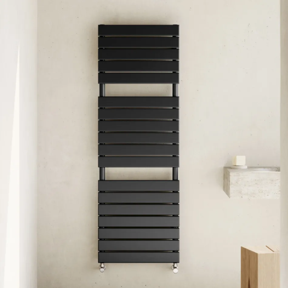 Scaldasalviette Idraulico in Acciaio al Carbonio Nero Made in Italy - Carezza Viadurini