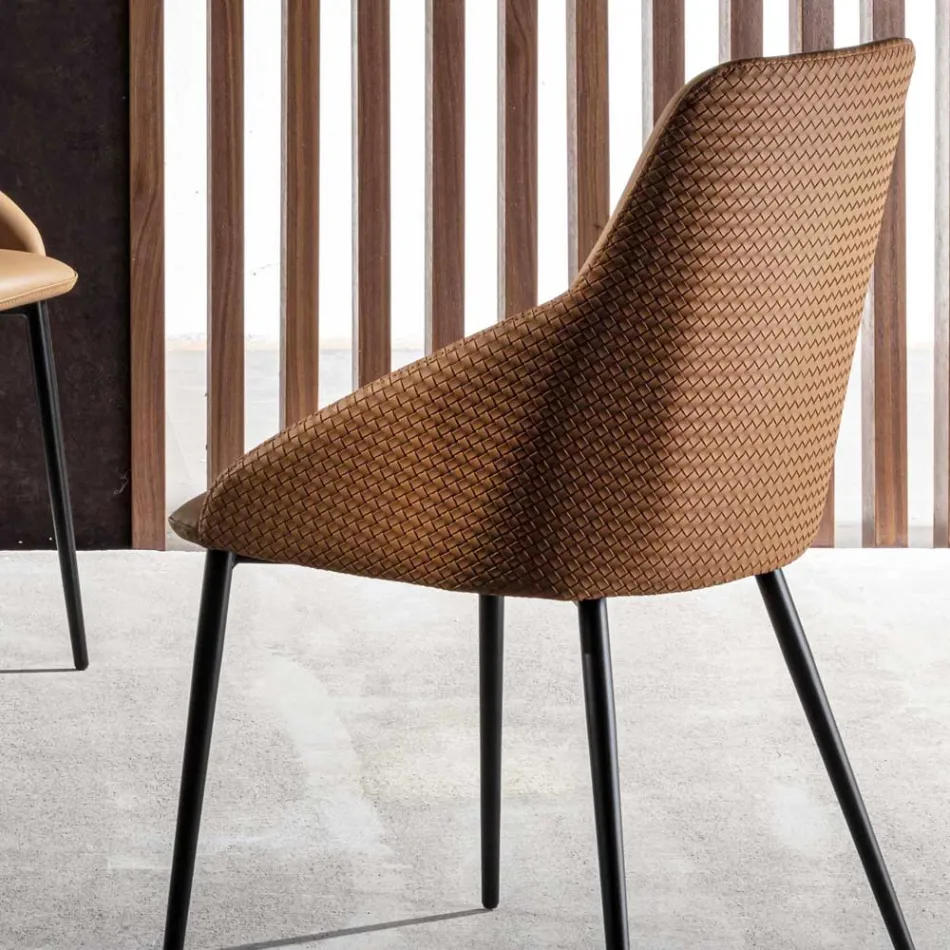 Sedia in Ecopelle con Schienale Decorato e Base in Metallo Nero, 2 Pezzi - Nima Viadurini