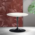 Tavolino Tulip Saarinen H 39 cm in Ceramica Florim Statuario Opaco - Scarlet