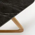Tavolo da Esterno con Base in Legno e Piano in Ceramica Nero Marquinia - Infinity Viadurini