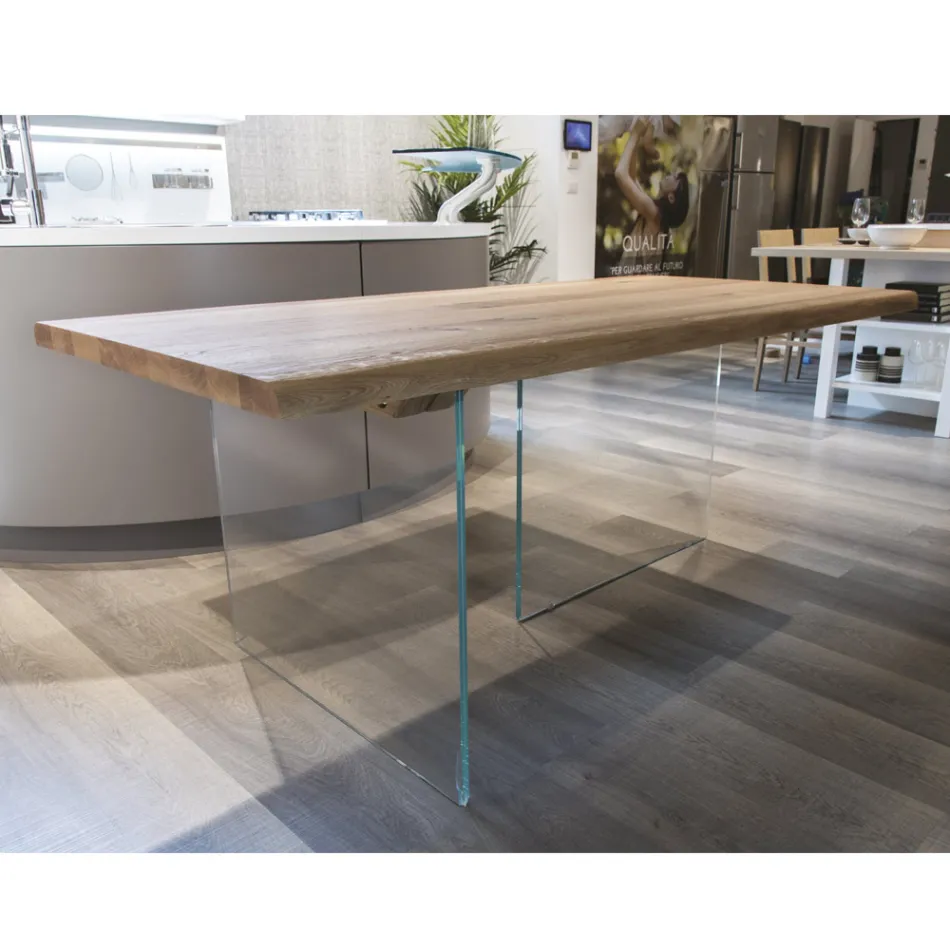 Tavolo Placcato Rovere Massello e Base in Cristallo Made in Italy - Noelia Viadurini