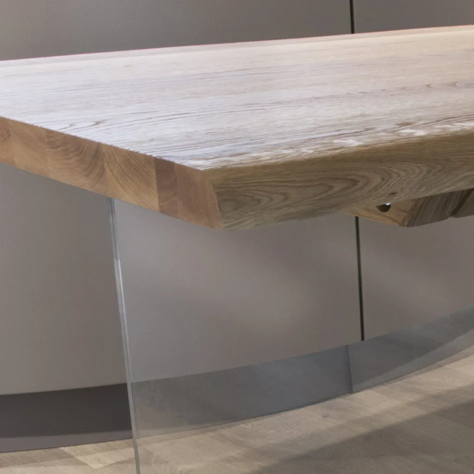 Tavolo Placcato Rovere Massello e Base in Cristallo Made in Italy - Noelia Viadurini