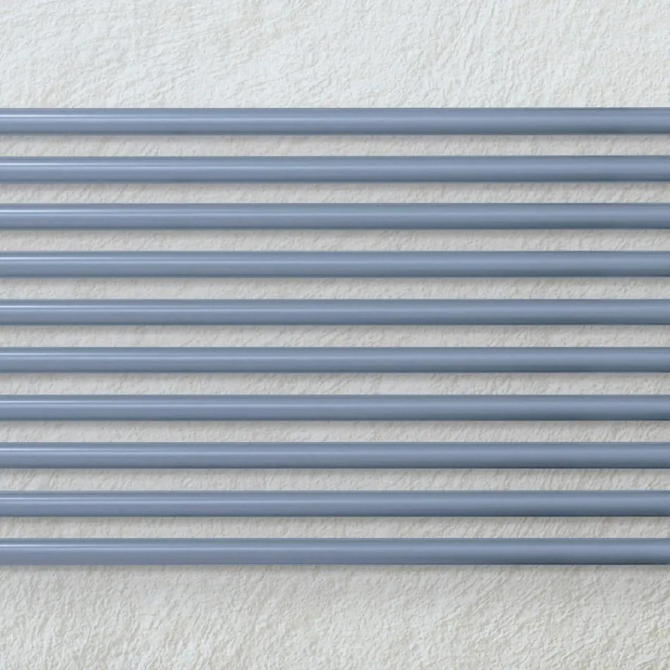 Termoarredo Idraulico con Una Serie di Elementi Orizzontali Made in Italy - Cappello Viadurini